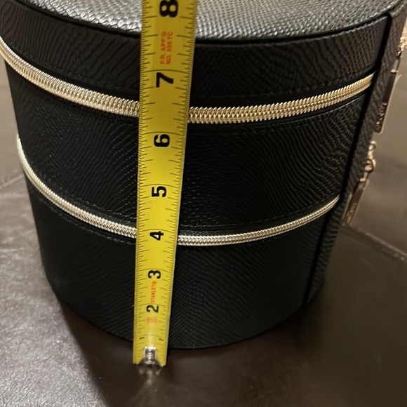 New Lancôme Paris Round Cosmetic Box 📦 - Picture 16 of 16